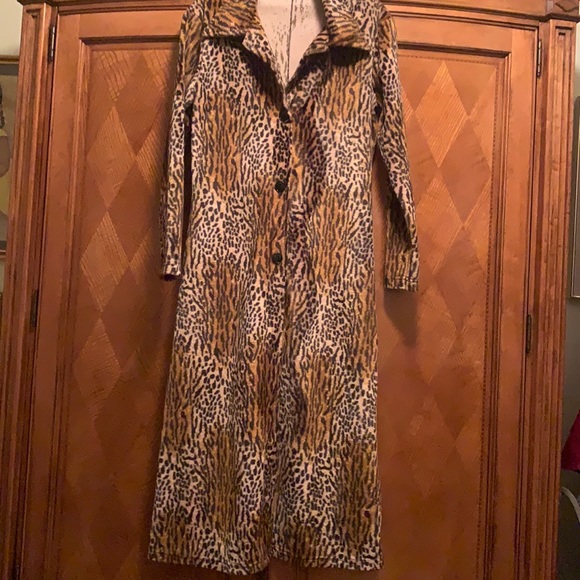 Stylish and versatile  leopard print long jacket or dress XS /S - Picture 5 of 10